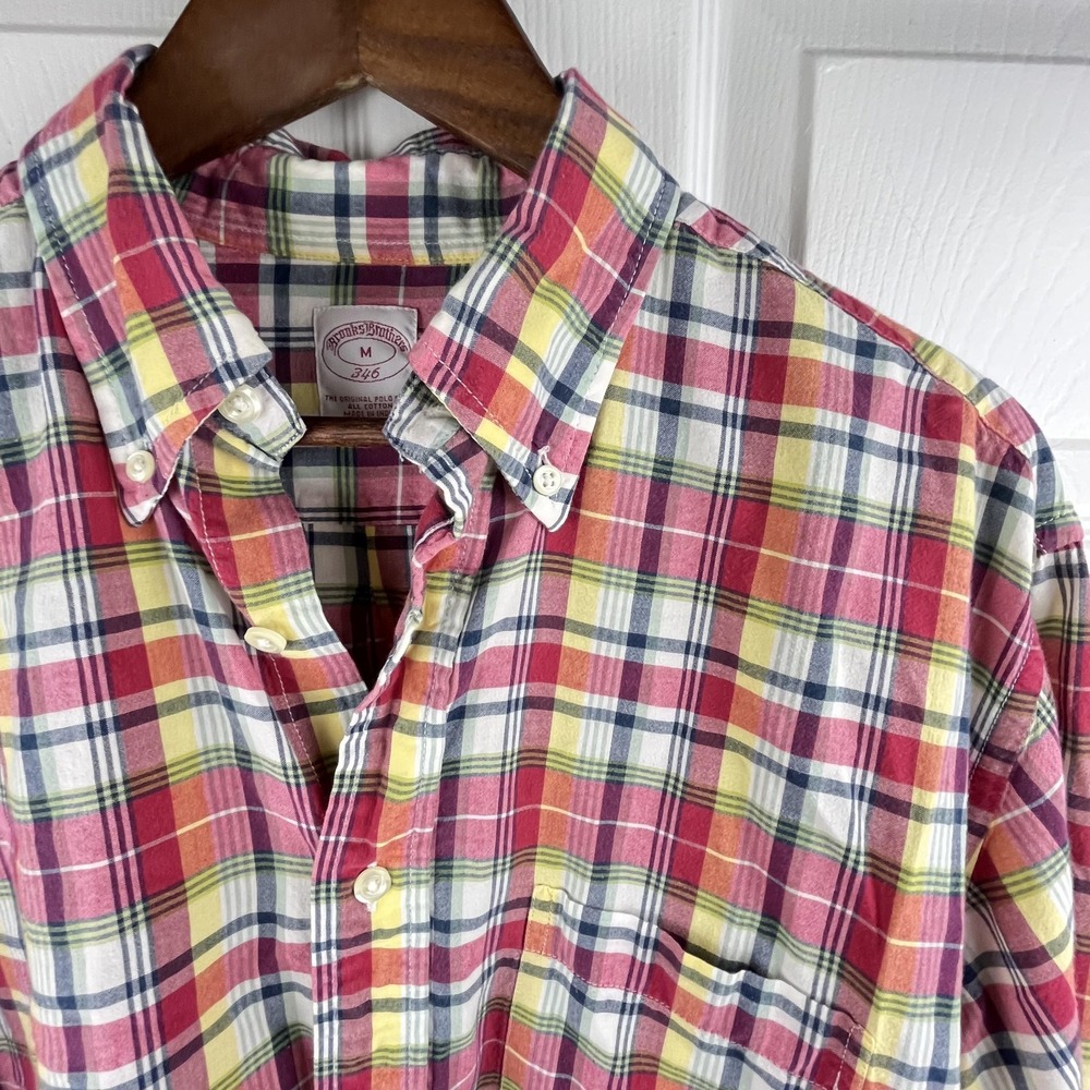 Brooks Brothers 346 Shirt Mens Medium Red Plaid Button Down Long Sleeve Cotton
